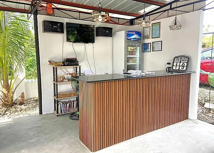 Coconut Inn *